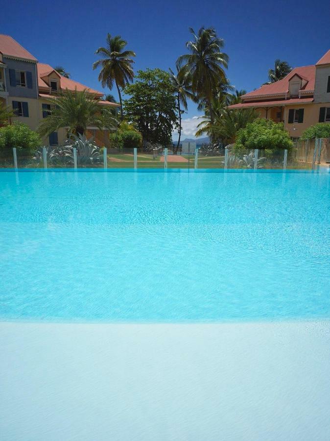 Pop'S Appartements Residence Marisol Au Bord De La Mer Ле Госие Екстериор снимка